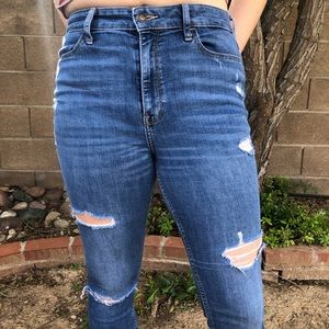 hollister ultra high rise super skinny ripped jean